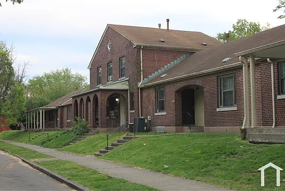 19 College Ct — Photo 5