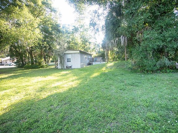 5th image of 303 W Crescent Dr