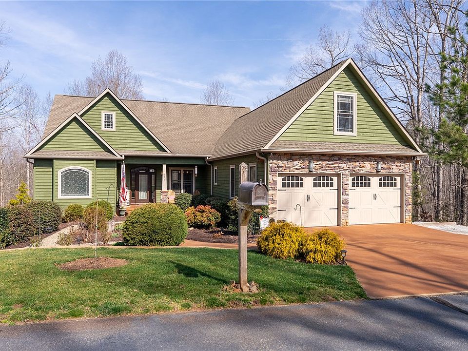 1st image of 221 Serenity Dr