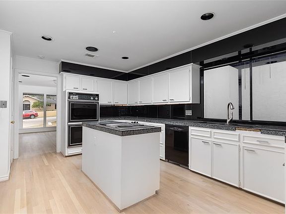 3rd image of 213 Glenn Ave