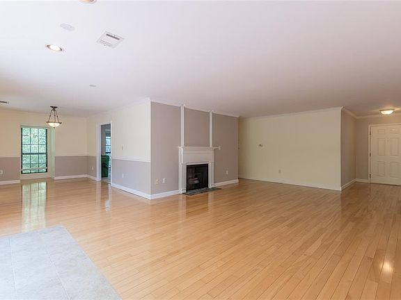 4th image of 4314 Pine Heights Dr NE