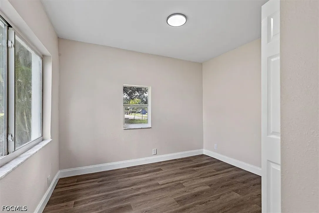 1 bed, 1.0 bath, 275 sqft, $900 — Photo 3