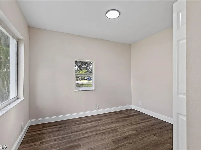 2570 Charleston Park Dr — Photo 3