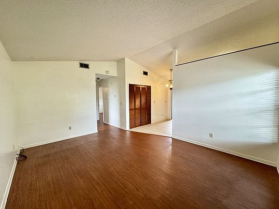 2nd image of 2460 E Illiana St