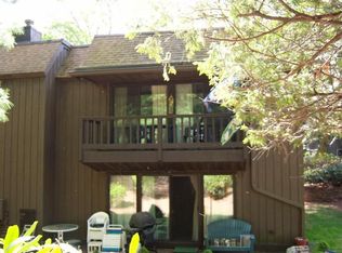 16 Coach Dr, Southington, CT 06489