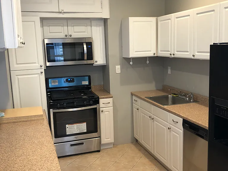 504 Gregory Ave #2 — Photo 4
