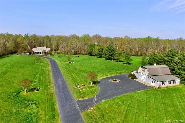 1st image of 128 Holly Brook Ln