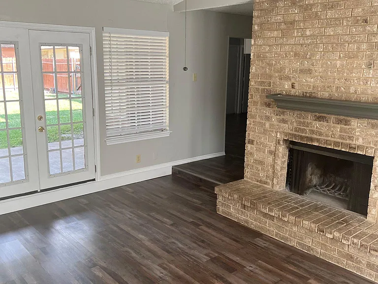 205 Heather Glen Dr — Photo 4