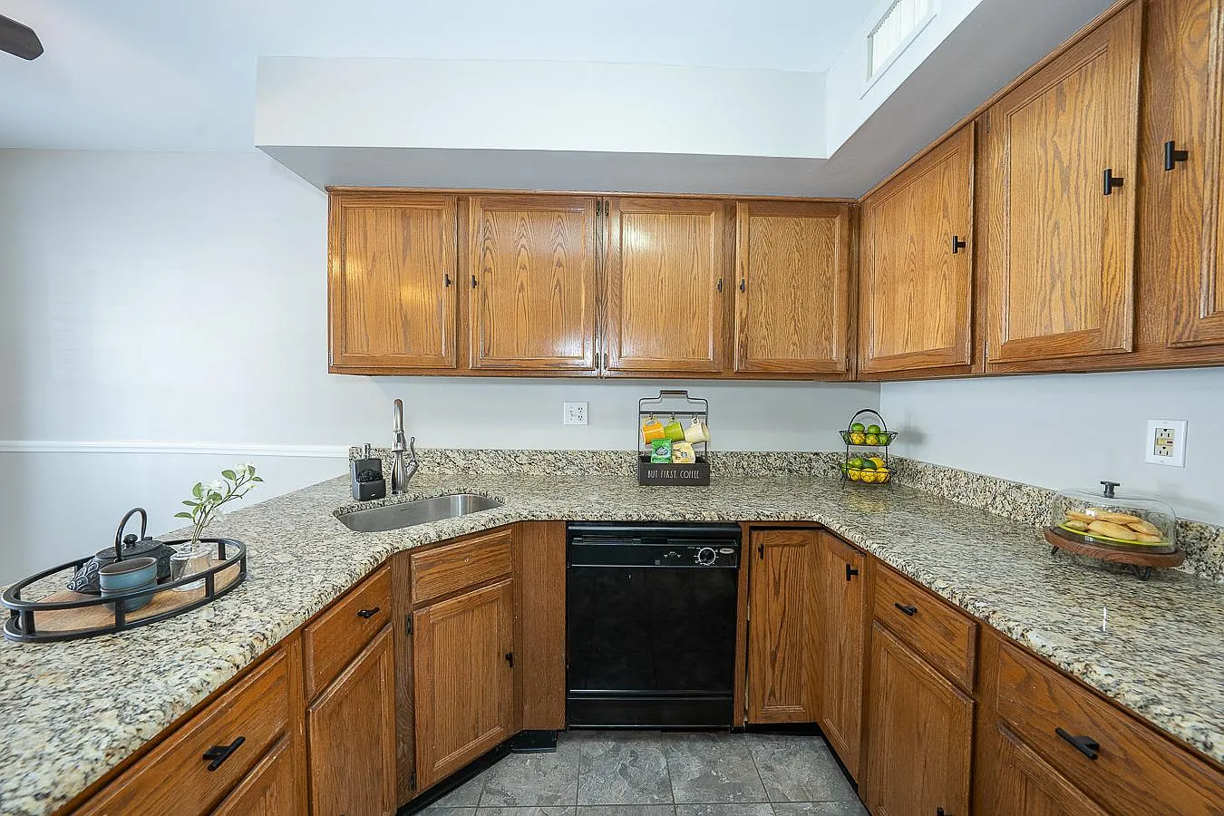 2 bed, 2.5 bath, 1533 sqft, $2,800 — Photo 4