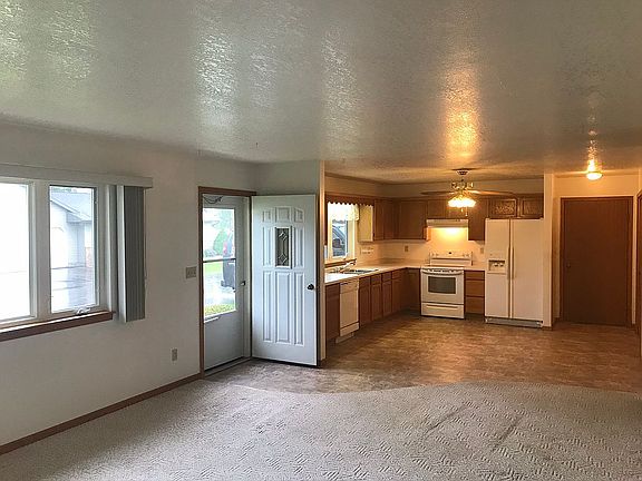 Open concept living kit. din