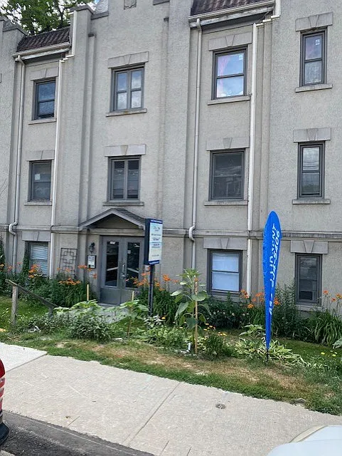 2405 Queen St E #203 photo 1