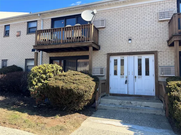 256 Sneden Place W #256, Spring Valley, NY 10977