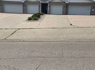 1525 Bies Dr #4, Dubuque, IA 52002