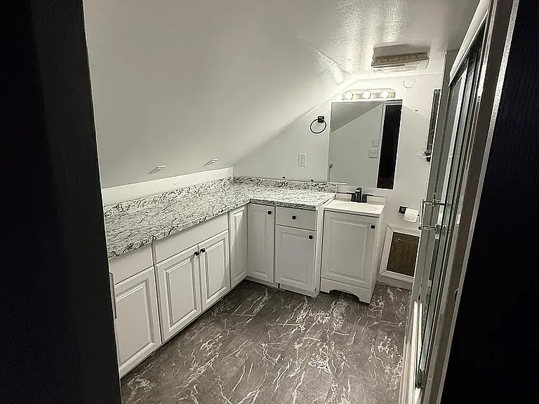 169 E Pine St — Photo 13