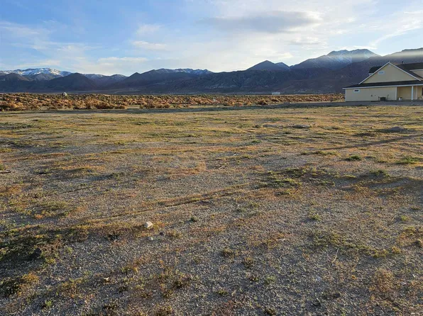 250 Sage St, Hawthorne, NV 89415