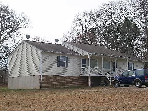 2nd image of 38 Pine St