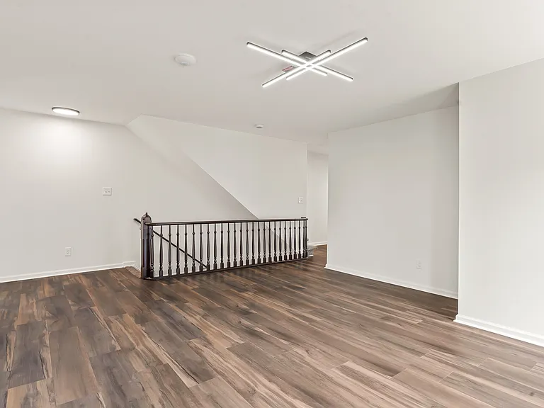 753 W Washington St #B — Photo 5