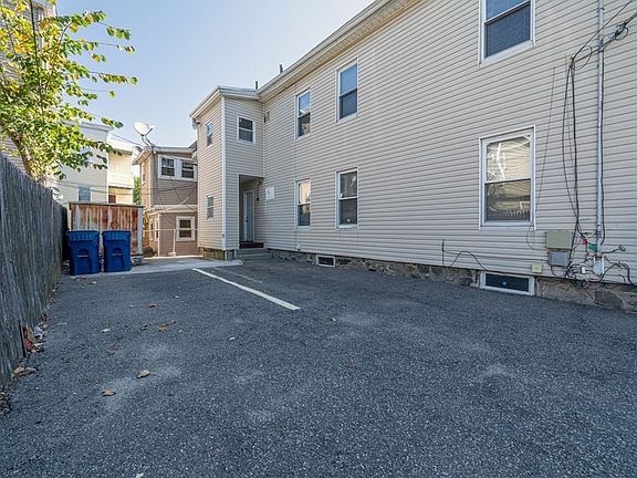 4th image of 107 Greenwood St