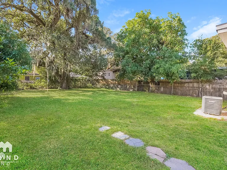 1505 E Genesee St — Photo 15