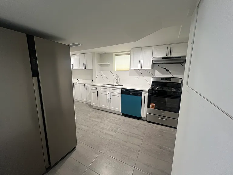 5624 N Marmora Ave #B — Photo 2