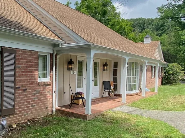 124 Hermitage Cir, Ligonier, PA 15658