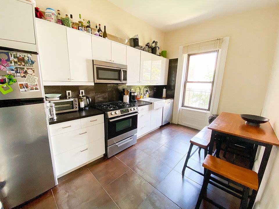 1st image of 307 W 30th St #4