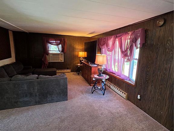 3rd image of 114 Greenview Dr