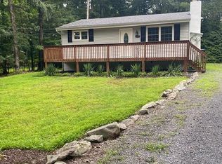 111 Marys Ln, Bartonsville, PA 18321