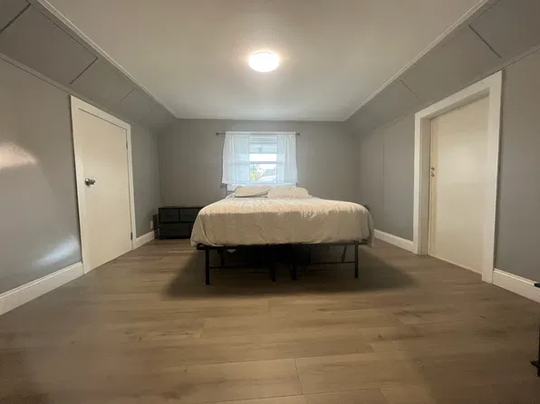 12 3rd Ave #3, Lowell, MA 01854
