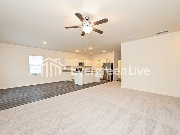3rd image of 146 Galilee Ln