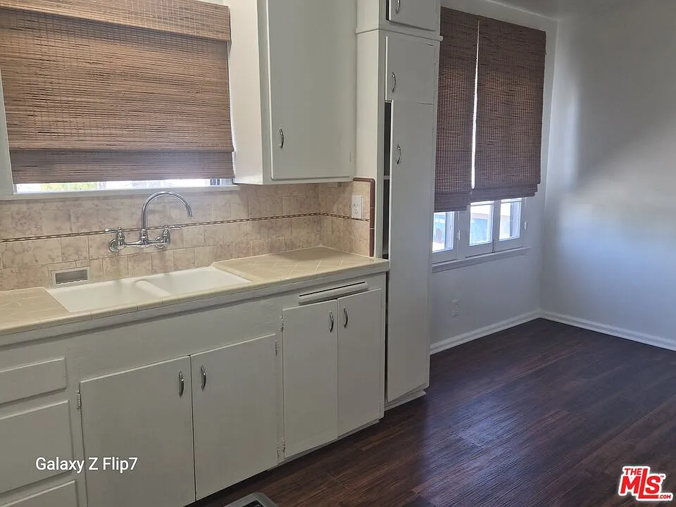 2 bed, 1.0 bath, 900 sqft, $2,975 — Photo 4