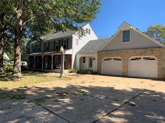 2nd image of 222 Circle Dr