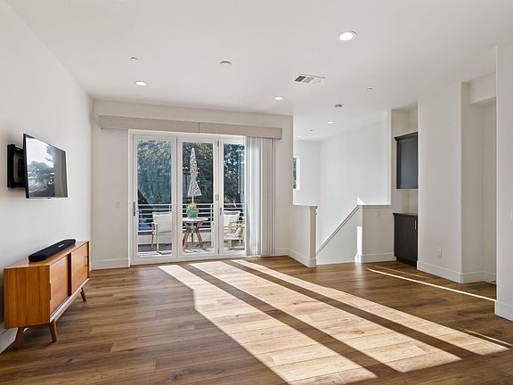 4th image of 1632 3rd Street