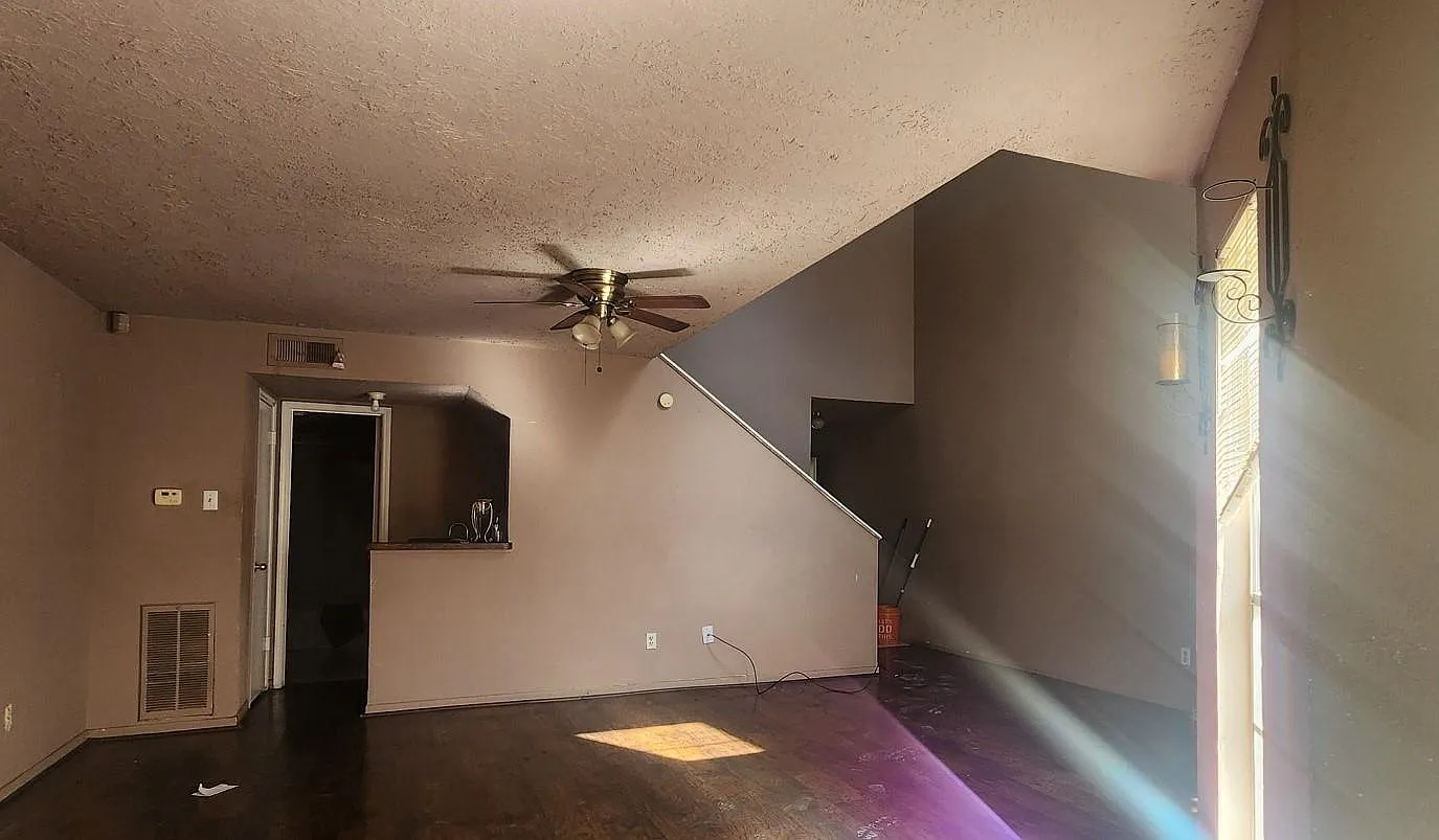 3 bed, 2.0 bath, 1534 sqft, $1,300 — Photo 4