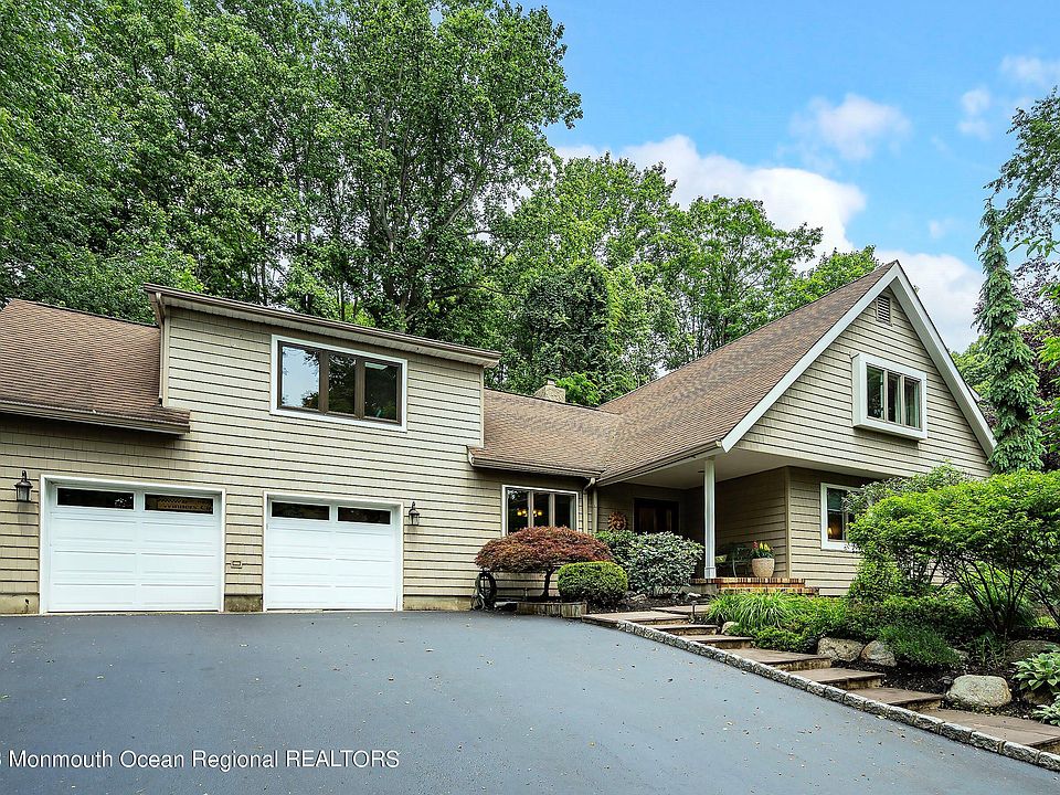 1st image of 551 Kings Highway E