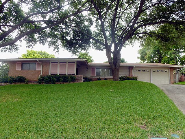 1st image of 3818 Longridge Dr