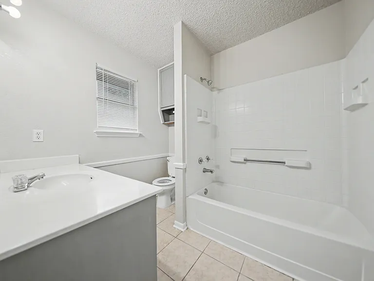 1702 Clairidge Ave — Photo 35