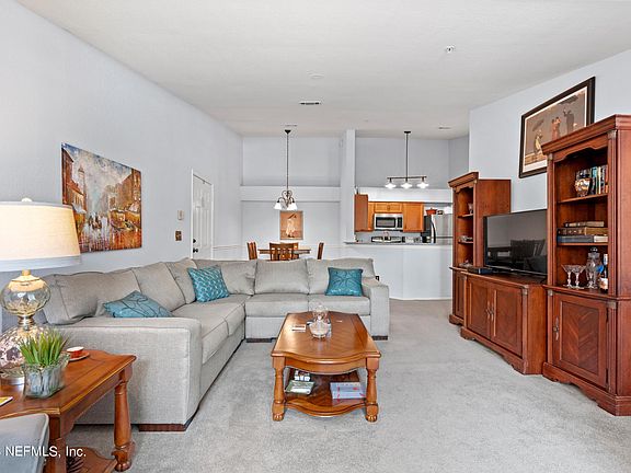 5th image of 13810 SUTTON PARK Drive N #1021