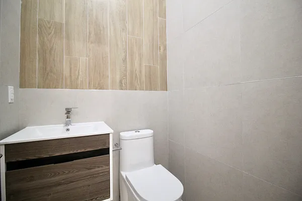 Rented by Hagstrom Management Inc | media 23