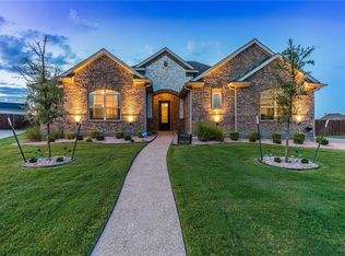 405 Red Rock Ct, Mc Gregor, TX 76657