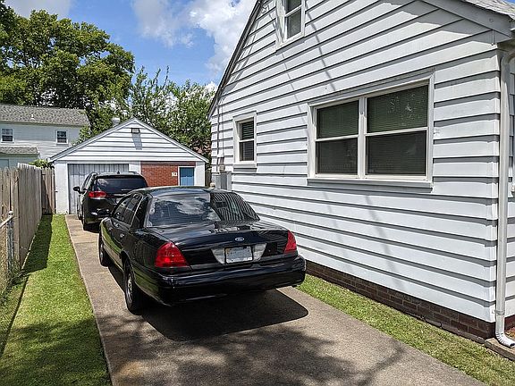 3rd image of 4820 Deep Creek Blvd