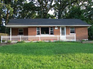 1113 Short St, Lisle, IL 60532