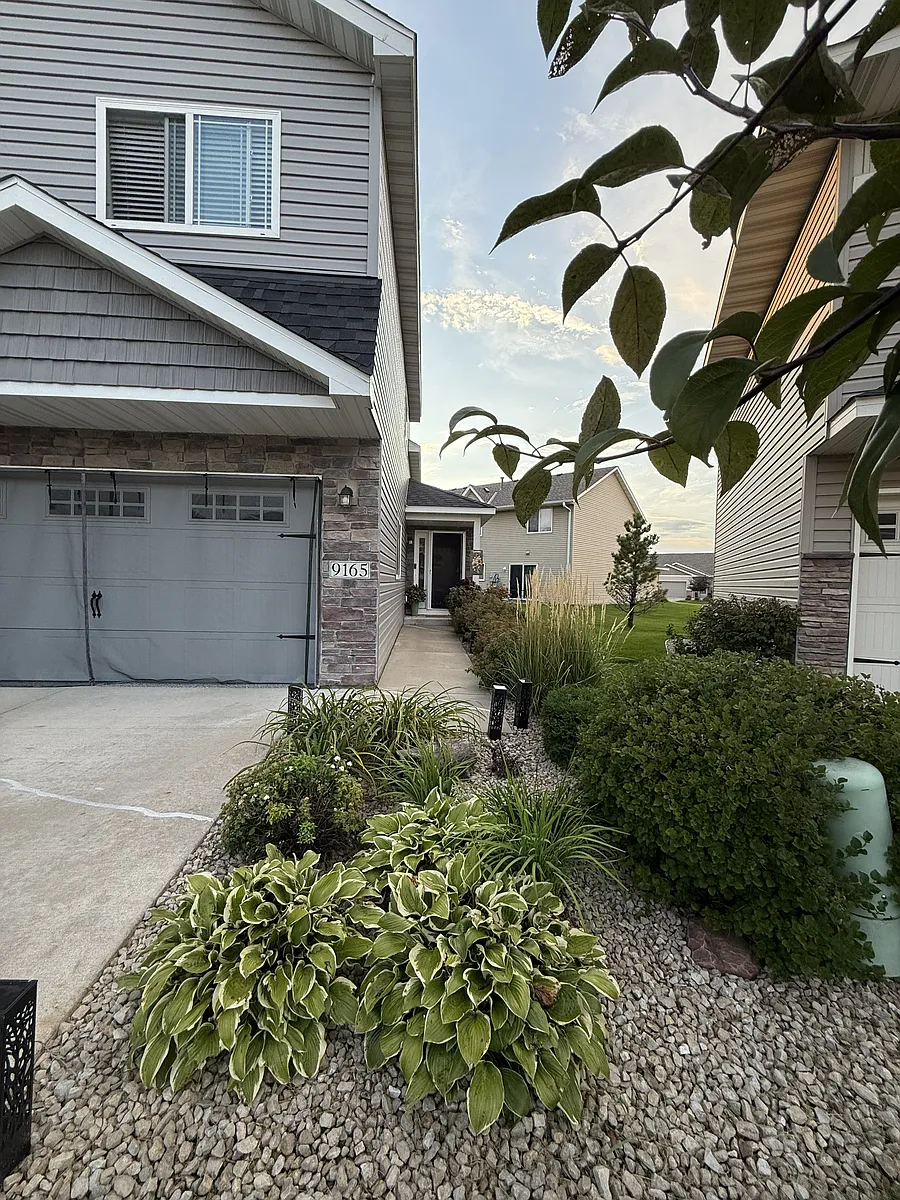 Entry Way - 9165 Golden Pond Ln N