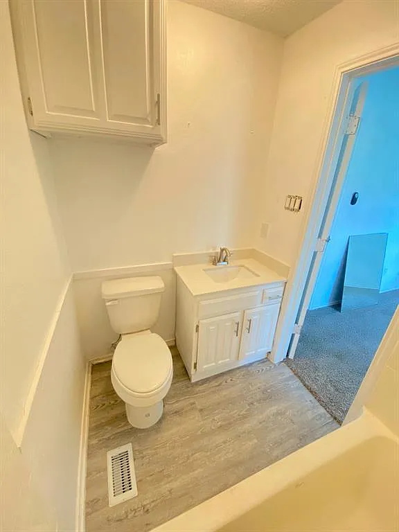 311 Kings Way Dr — Photo 3