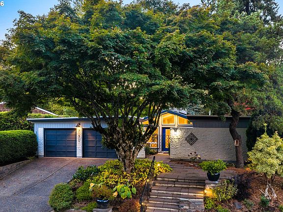 2nd image of 2641 SW Ridge Dr