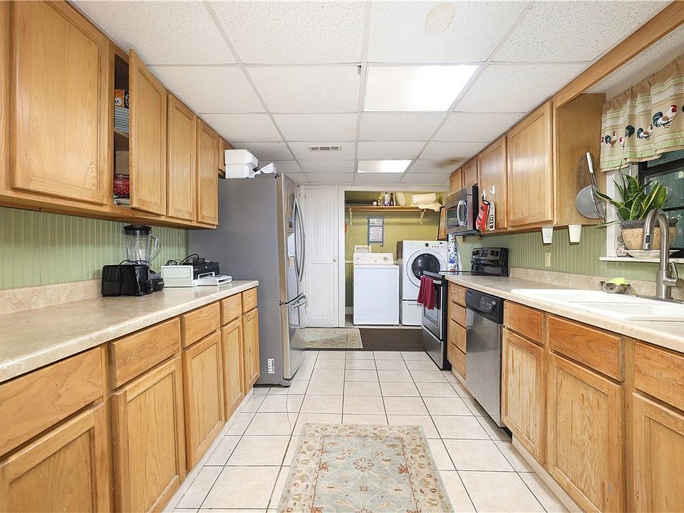 2nd image of 515 N Cato Springs Rd