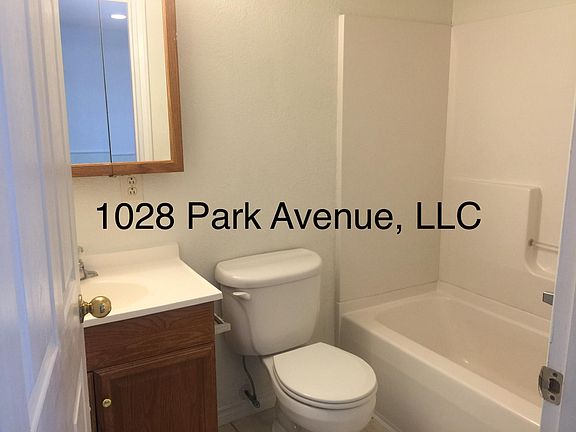 5th image of 943 Virginia Ave NE #3
