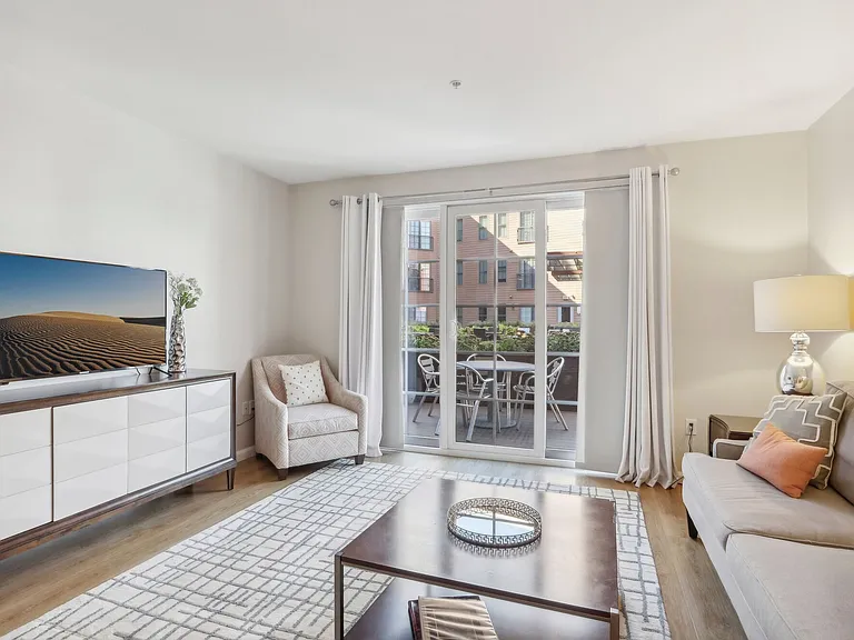 The Residences at Portwalk Place — Photo 8