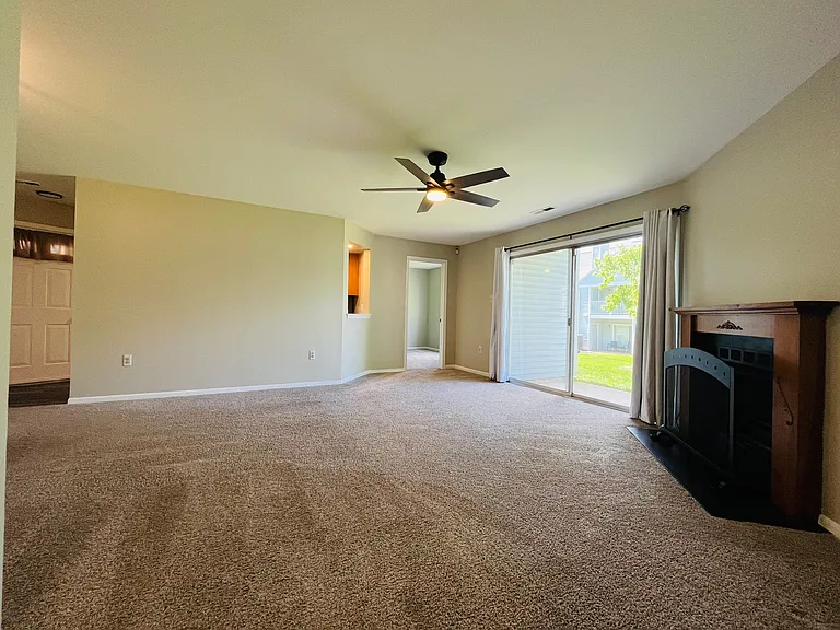 1105 Mews Dr — Photo 7