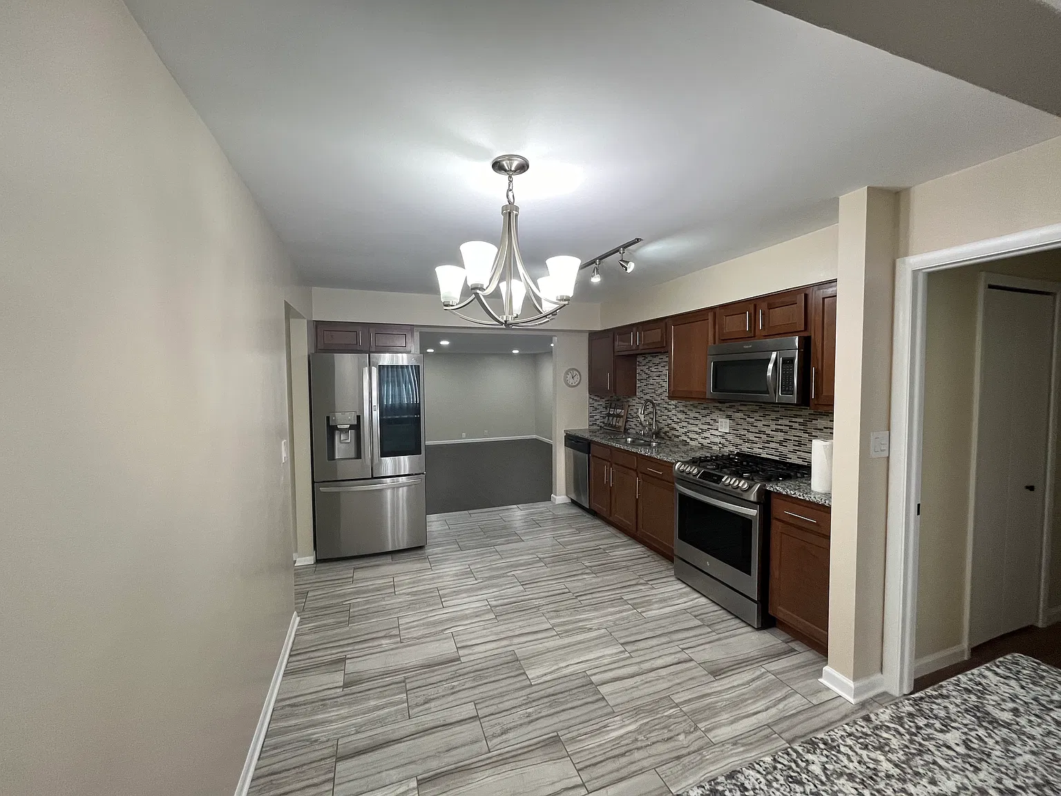 6614 Arbordale Ave — Photo 2
